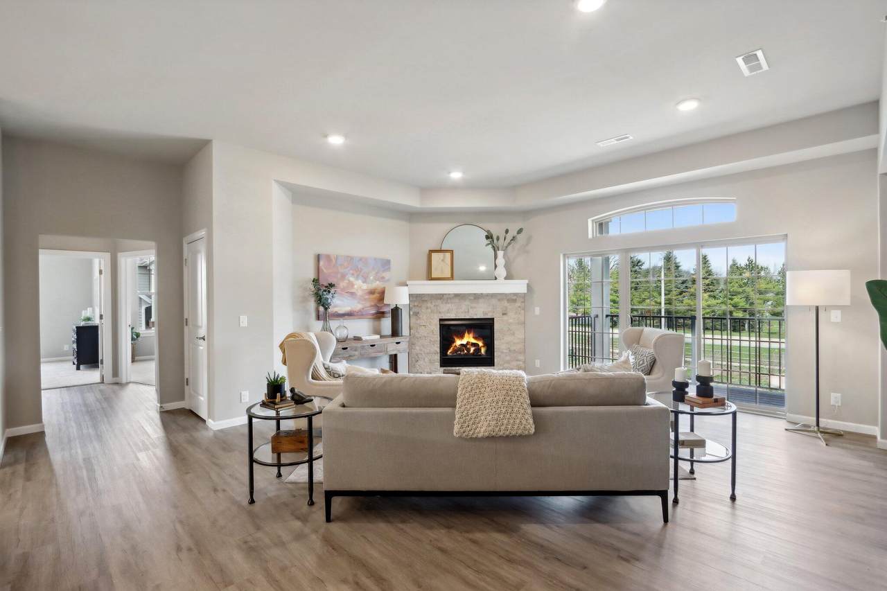 2836 Fox Lake Cir - Photo 1
