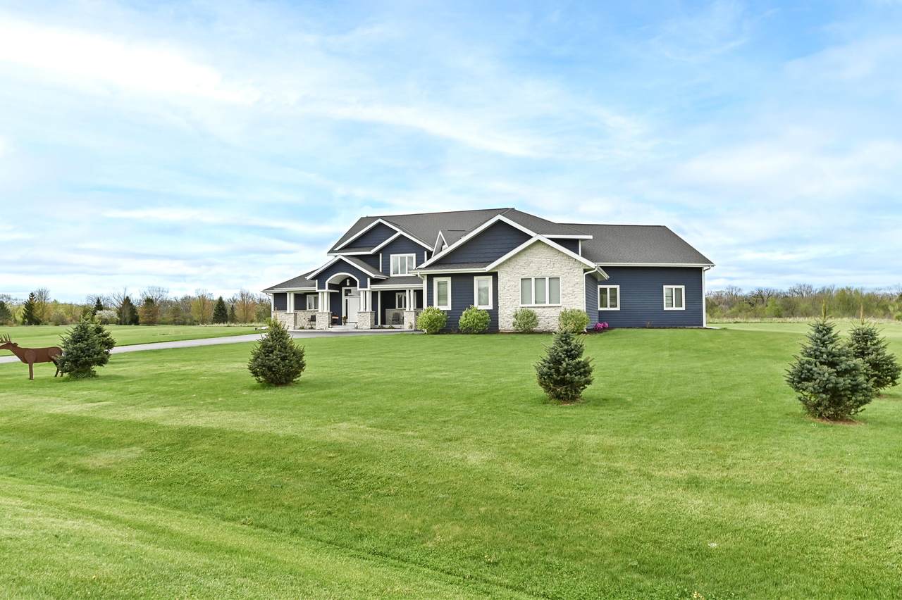 S101W33315 Genevieve Dr - Photo 1