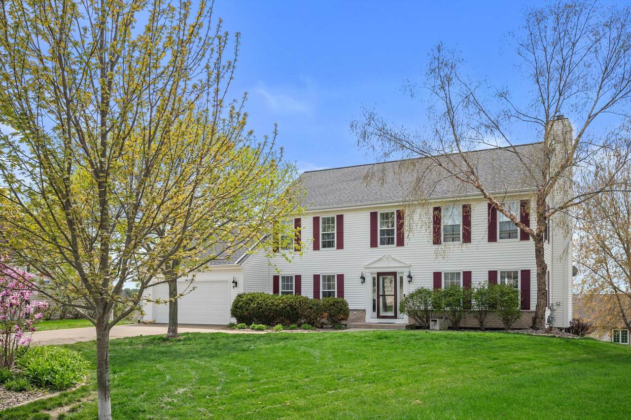 S96W12833 Walter Hagen Dr - Photo 1