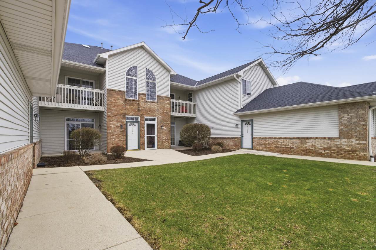 4754 Maple Leaf Cir - Photo 1