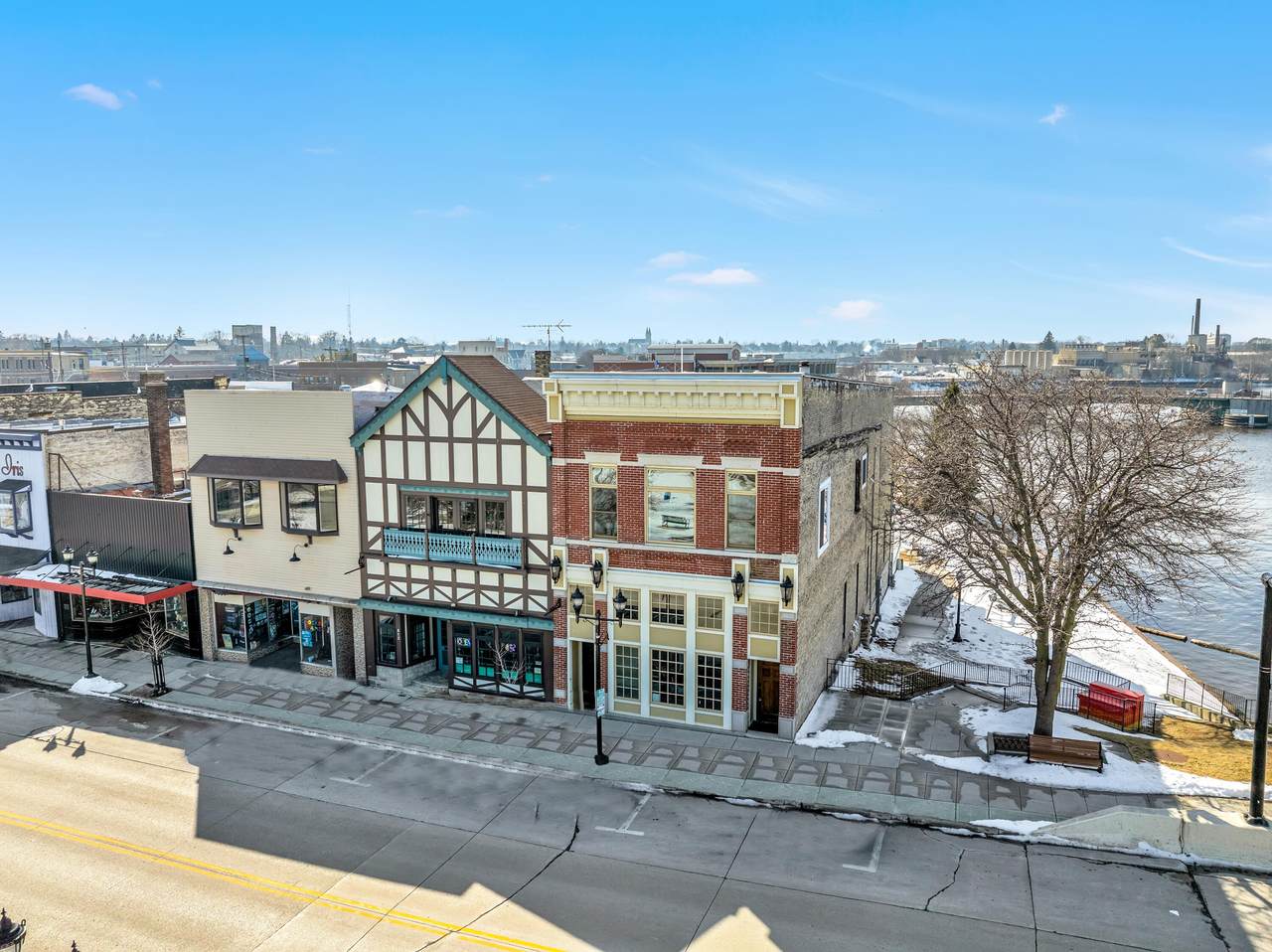 810 8th St - Photo 1