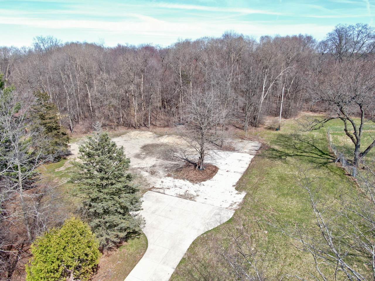 1365 Morgan Rd - Photo 1