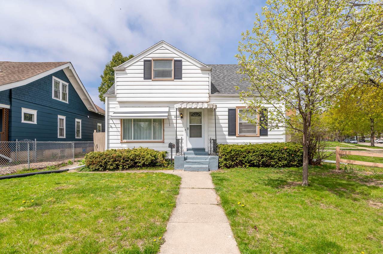 9200 Swan Cir - Photo 1