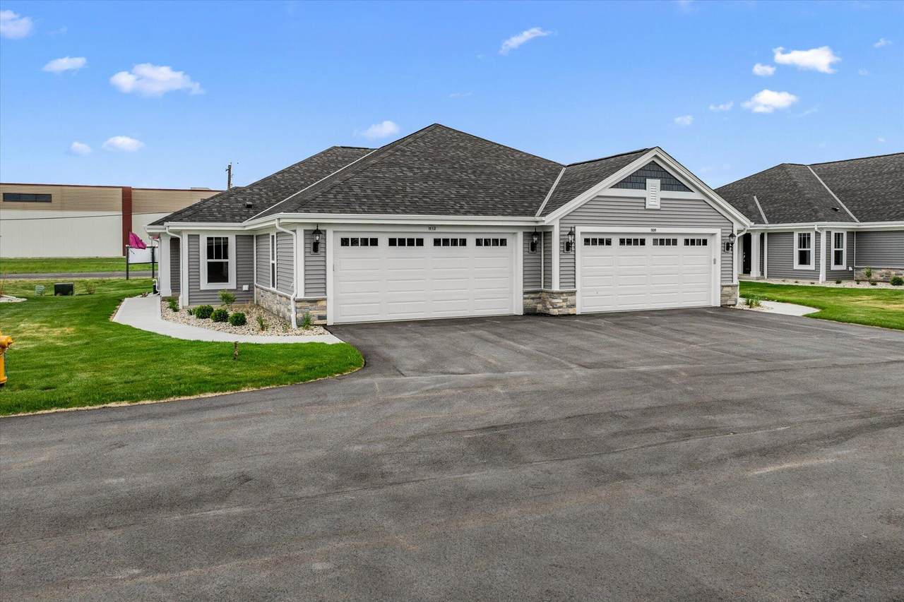 512 Hunter Oaks Blvd - Photo 1