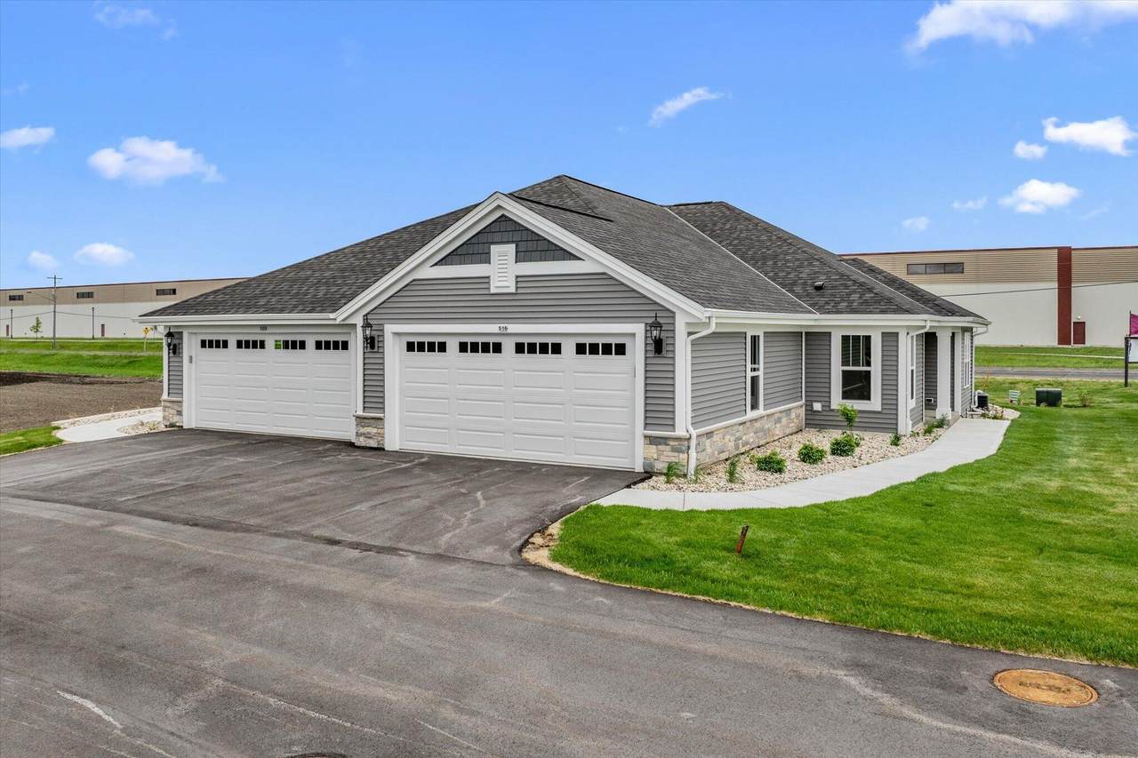 516 Hunter Oaks Blvd - Photo 1