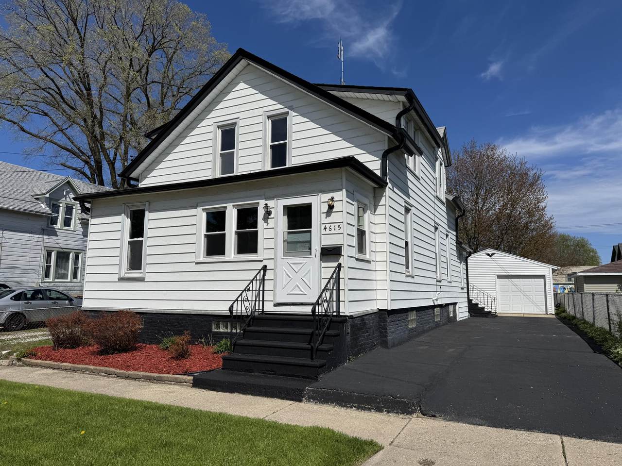 4615 10th Ave - Photo 1