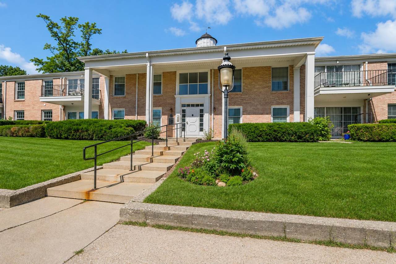 1305 Main St - Photo 1