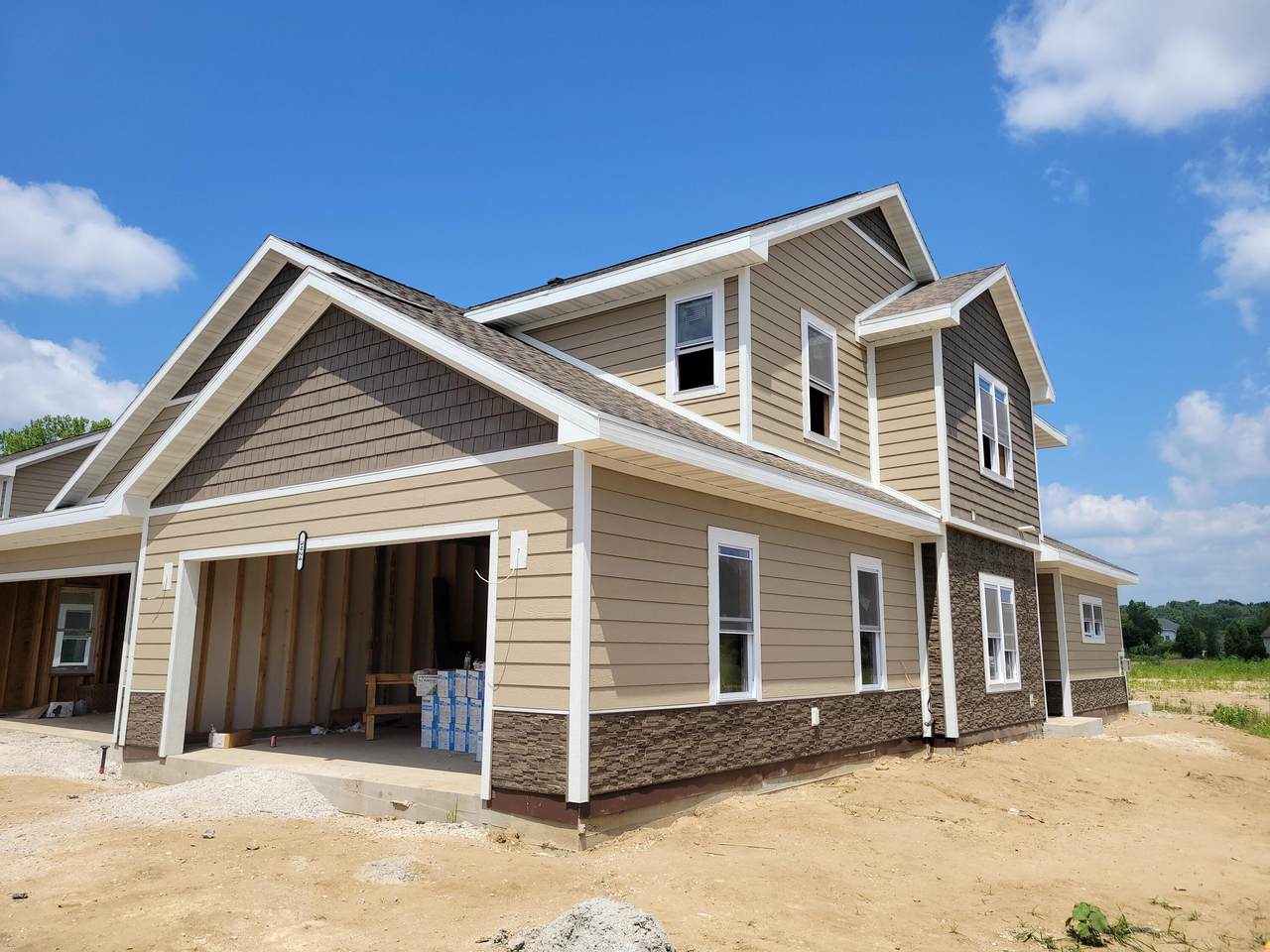 3924 Willow Dr - Photo 1