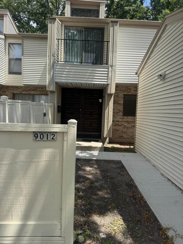 9012 N 70th St - Photo 1