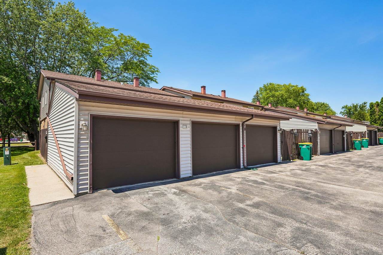 W163N11467 Windsor Ct - Photo 1