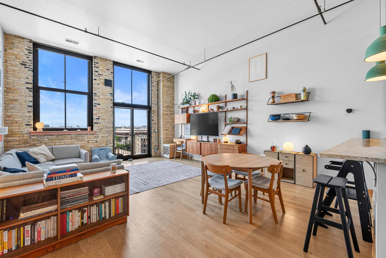 239 Chicago St - Photo 1