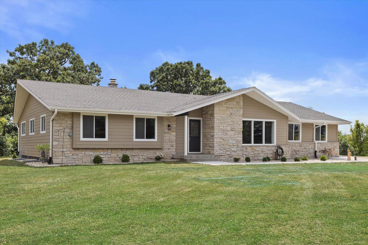 3025 South Rd - Photo 1