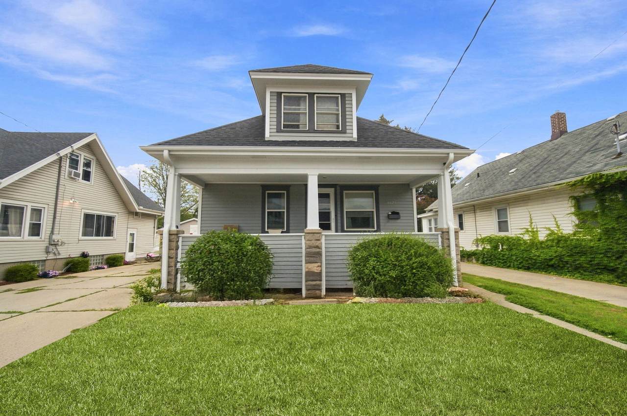 4029 Sheridan Rd - Photo 1