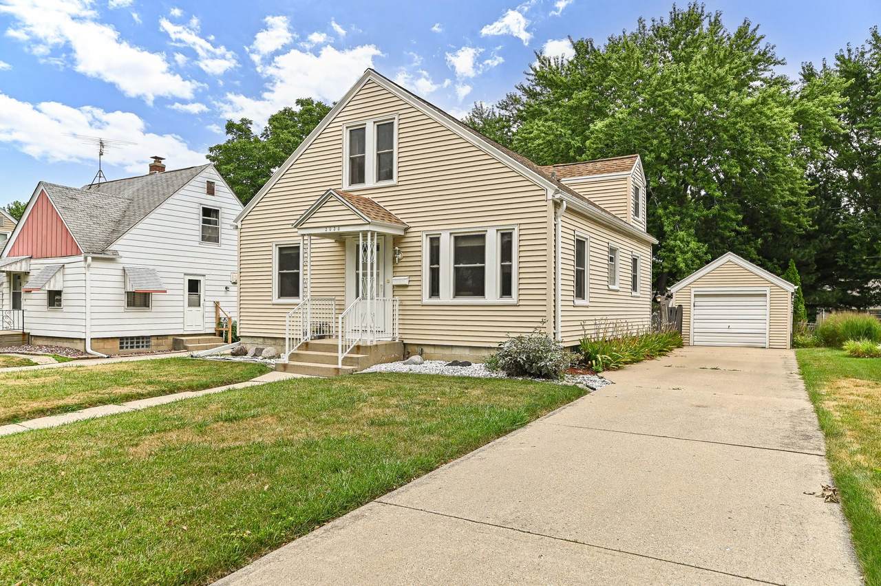 3038 55th St - Photo 1