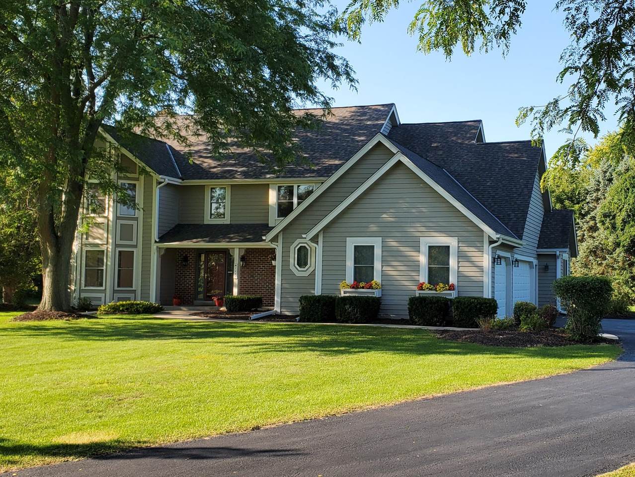 7123 Lantern Ln - Photo 1