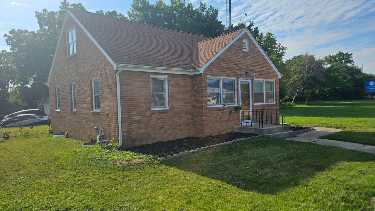 3930 30th Ave - Photo 1