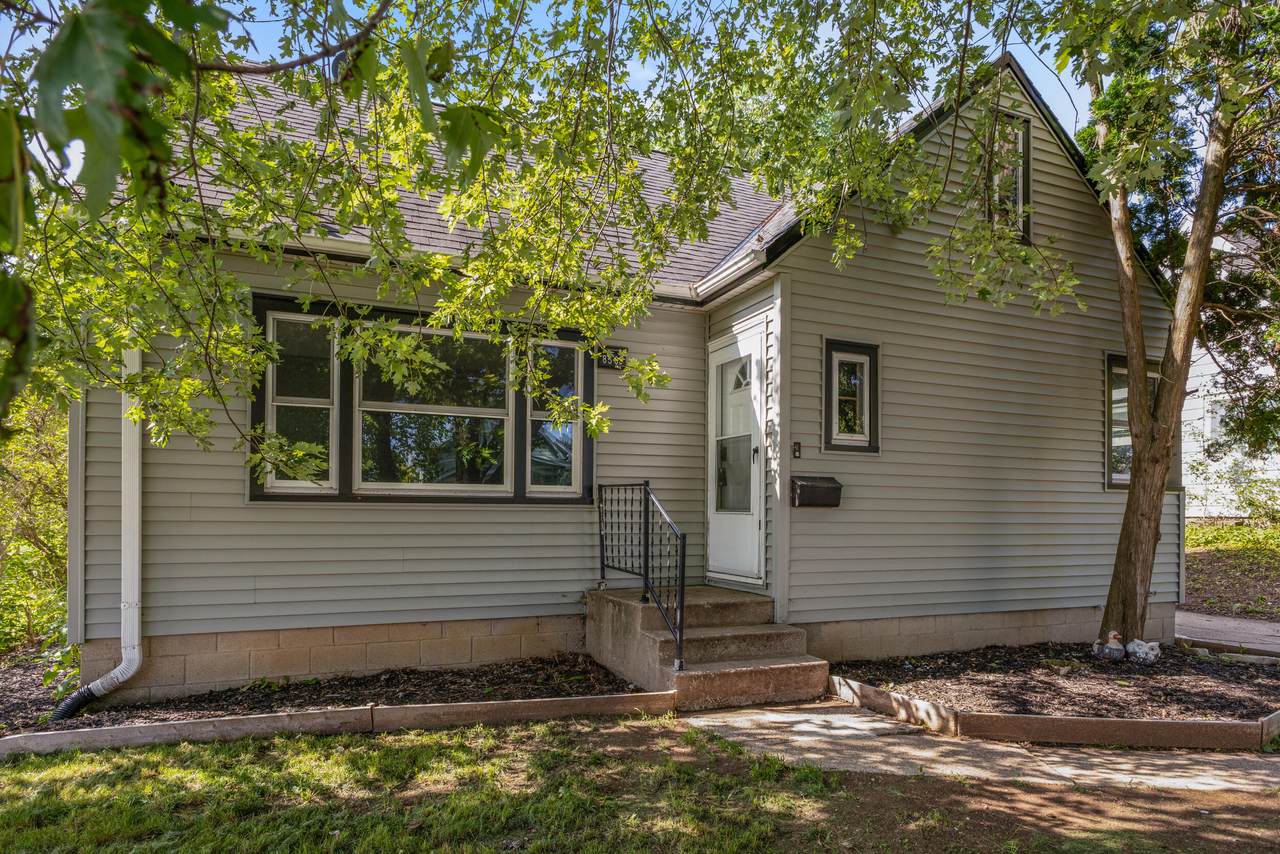 8505 Arthur Ave - Photo 1