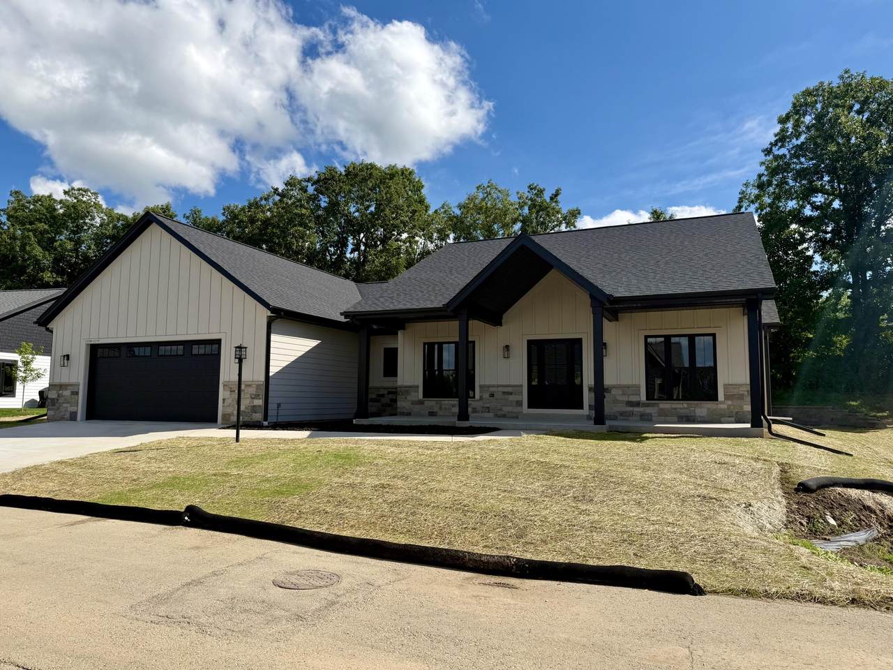 W208N16278 Renee Way - Photo 1