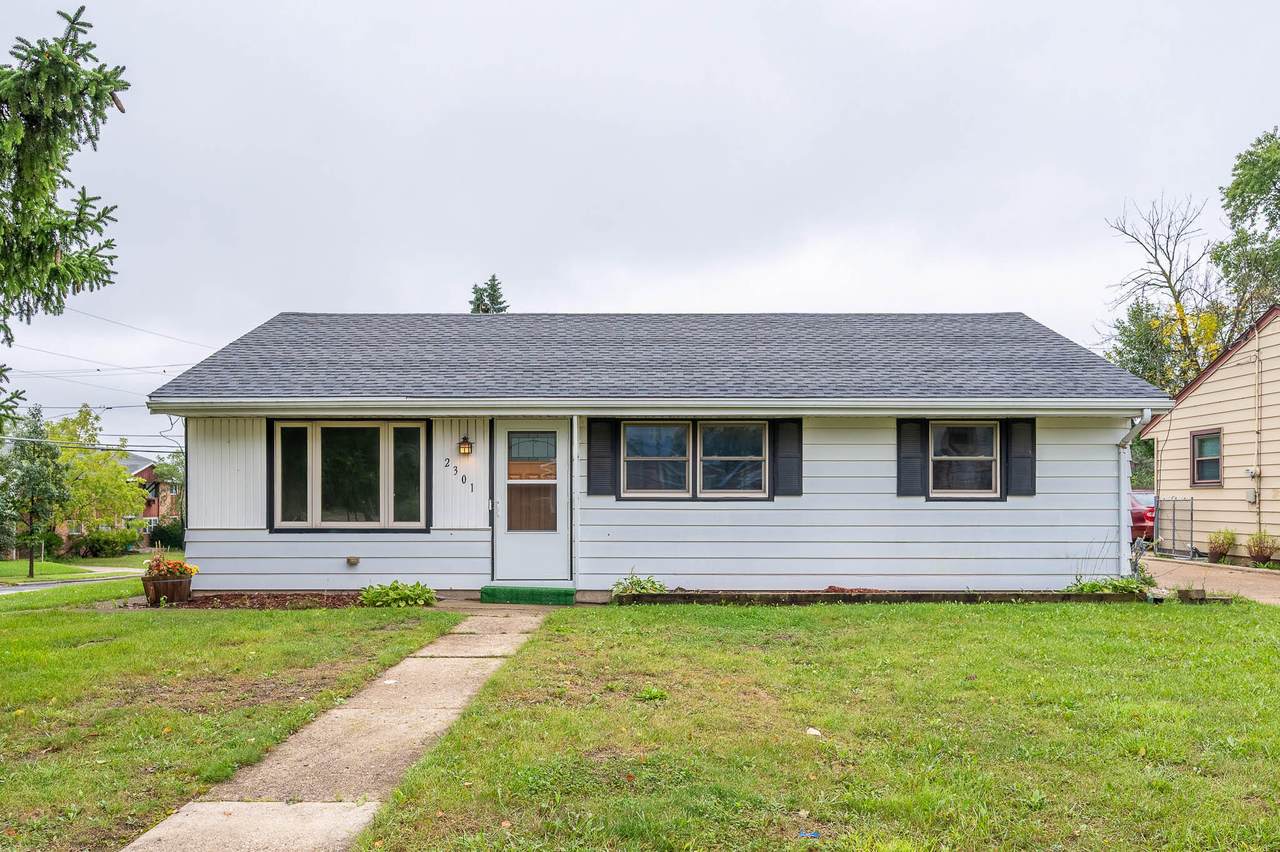 2301 Alvina Ave - Photo 1