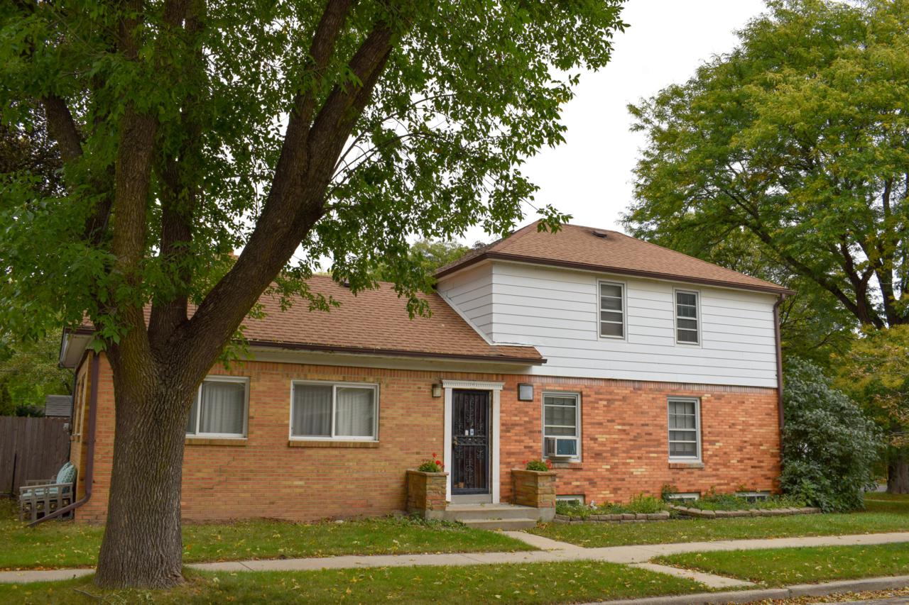 301 67th St - Photo 1