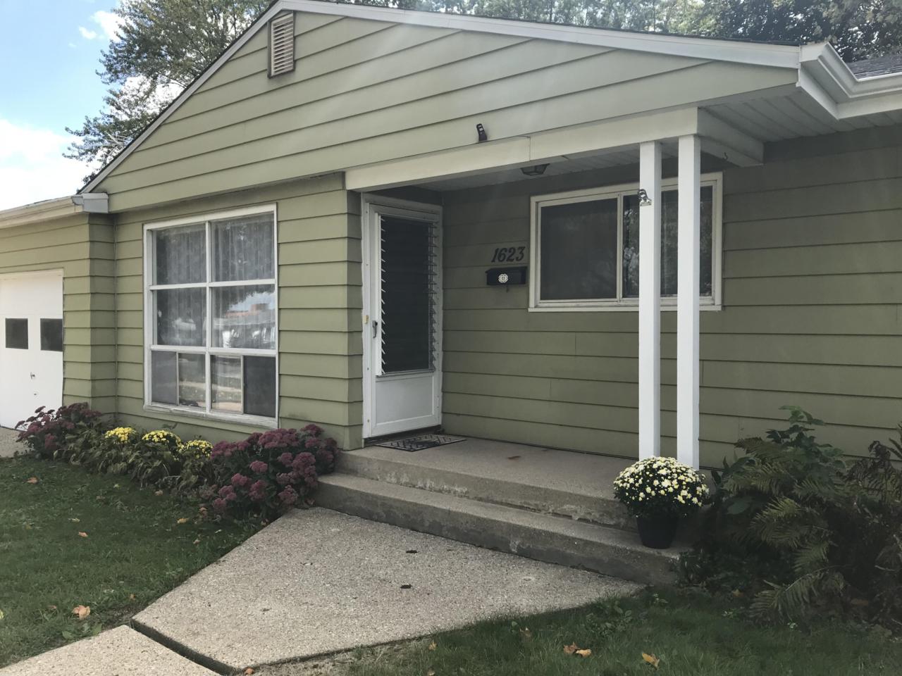 1623 Rushmore Dr - Photo 1