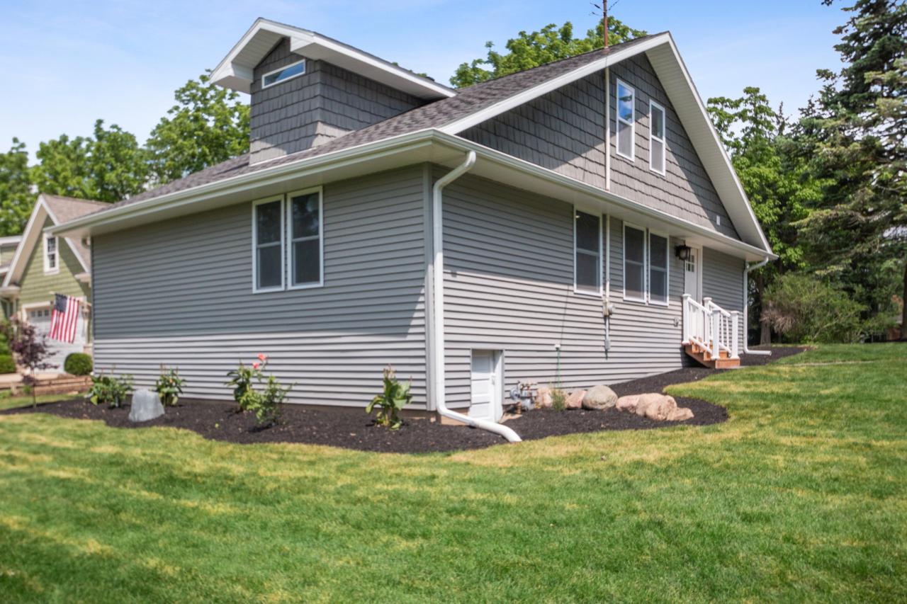 W3670 Lakeview Ave - Photo 1