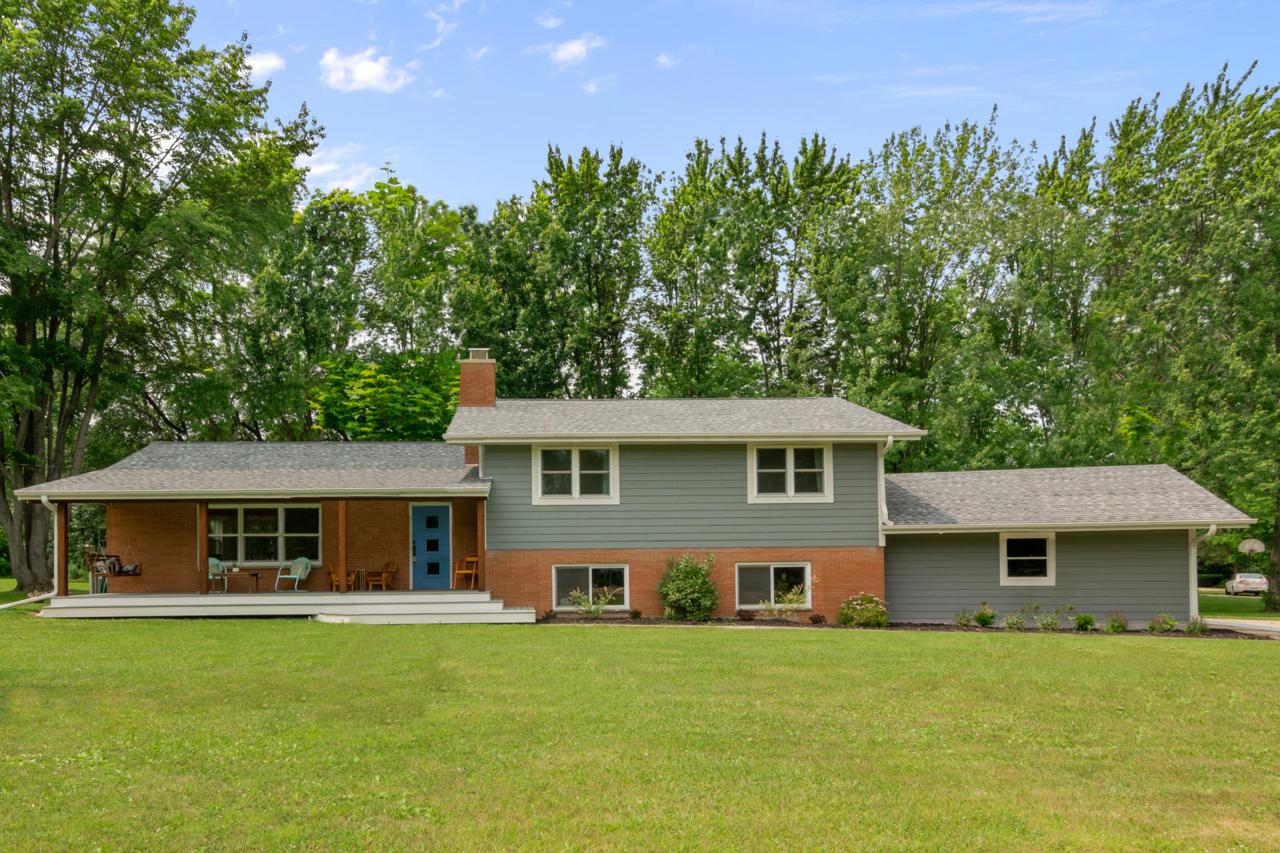 1369 Glenbrook Dr - Photo 1