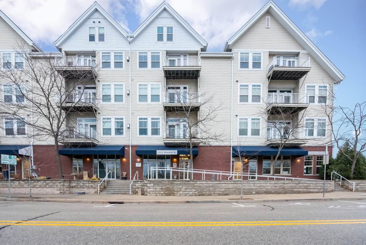 110 Wisconsin St - Photo 1