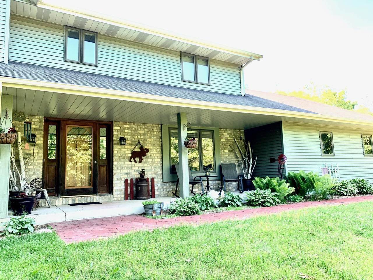 S50W34302 Ridgeway Dr - Photo 1