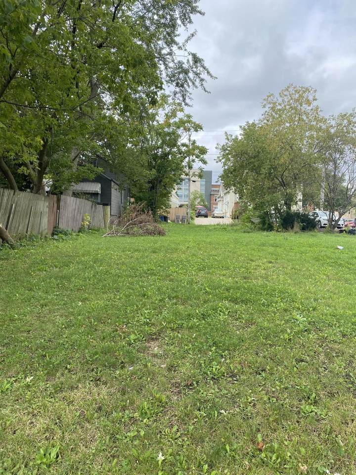 325 Center St - Photo 1