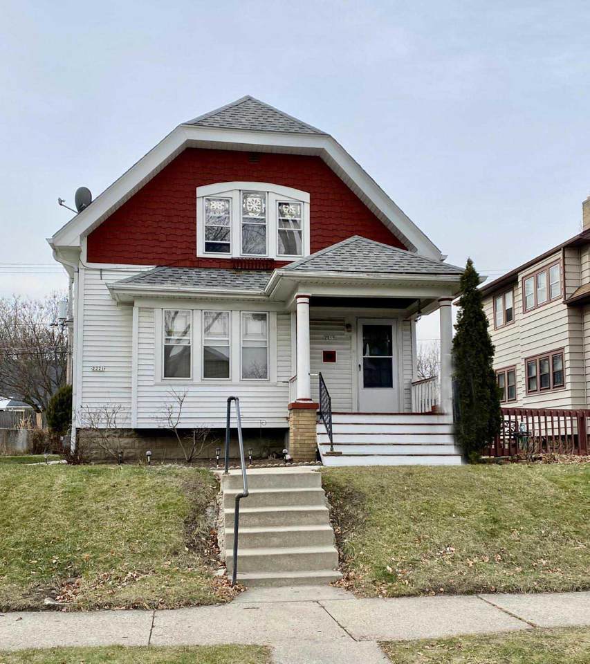 2219 64th St - Photo 1