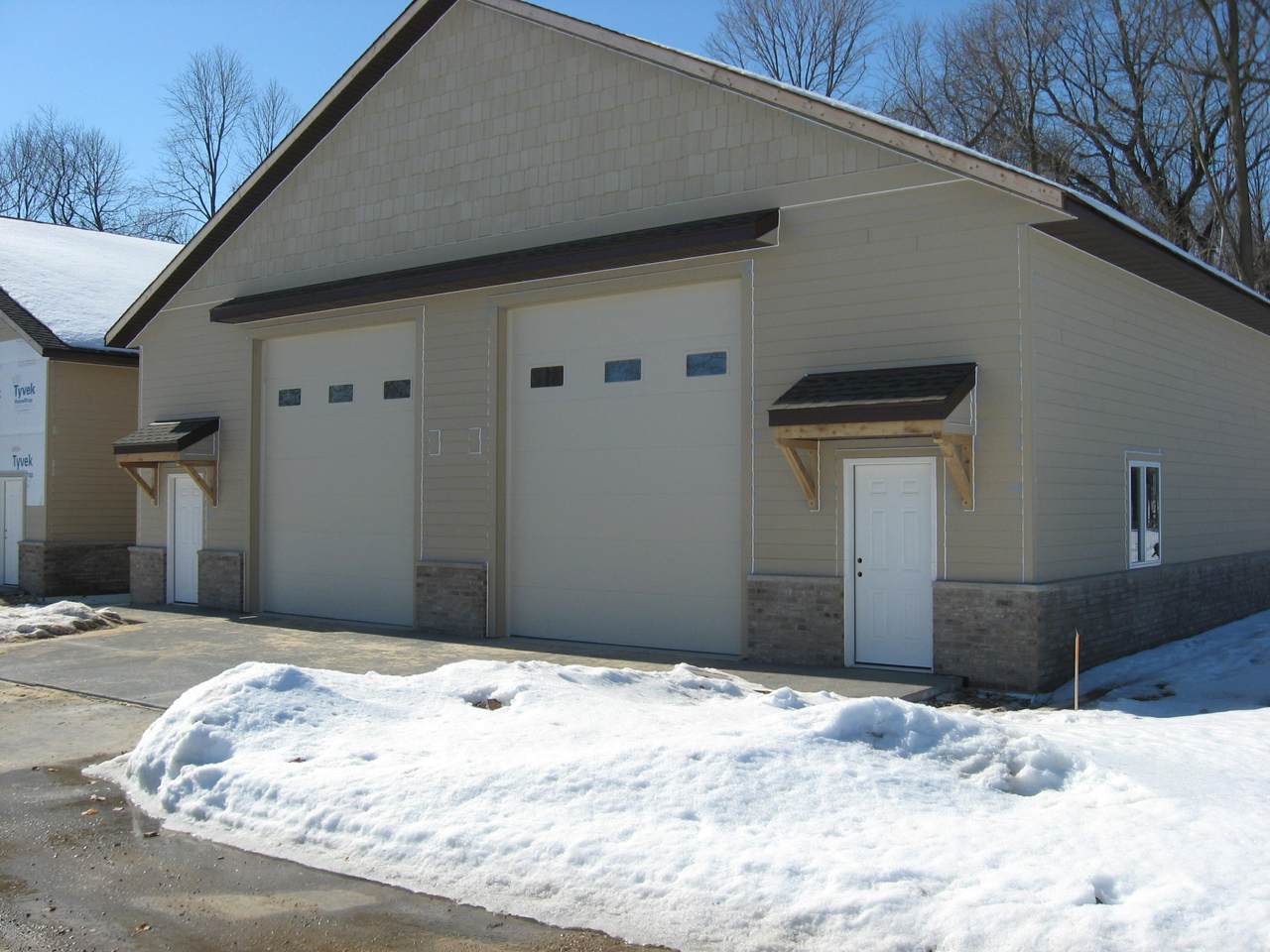 1223 Capitol Dr - Photo 1