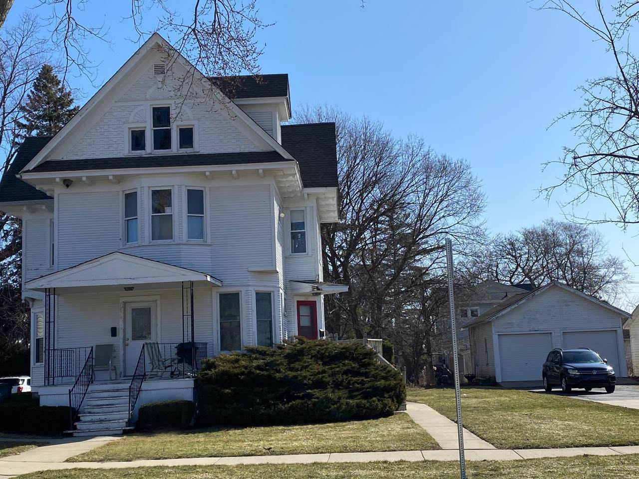 107 Washington St - Photo 1