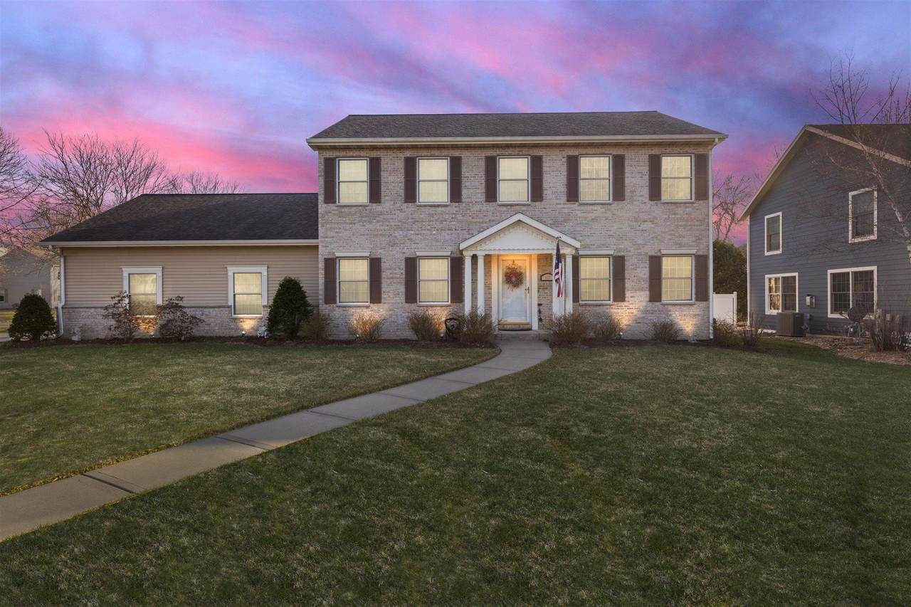 627 Fairway Cir - Photo 1