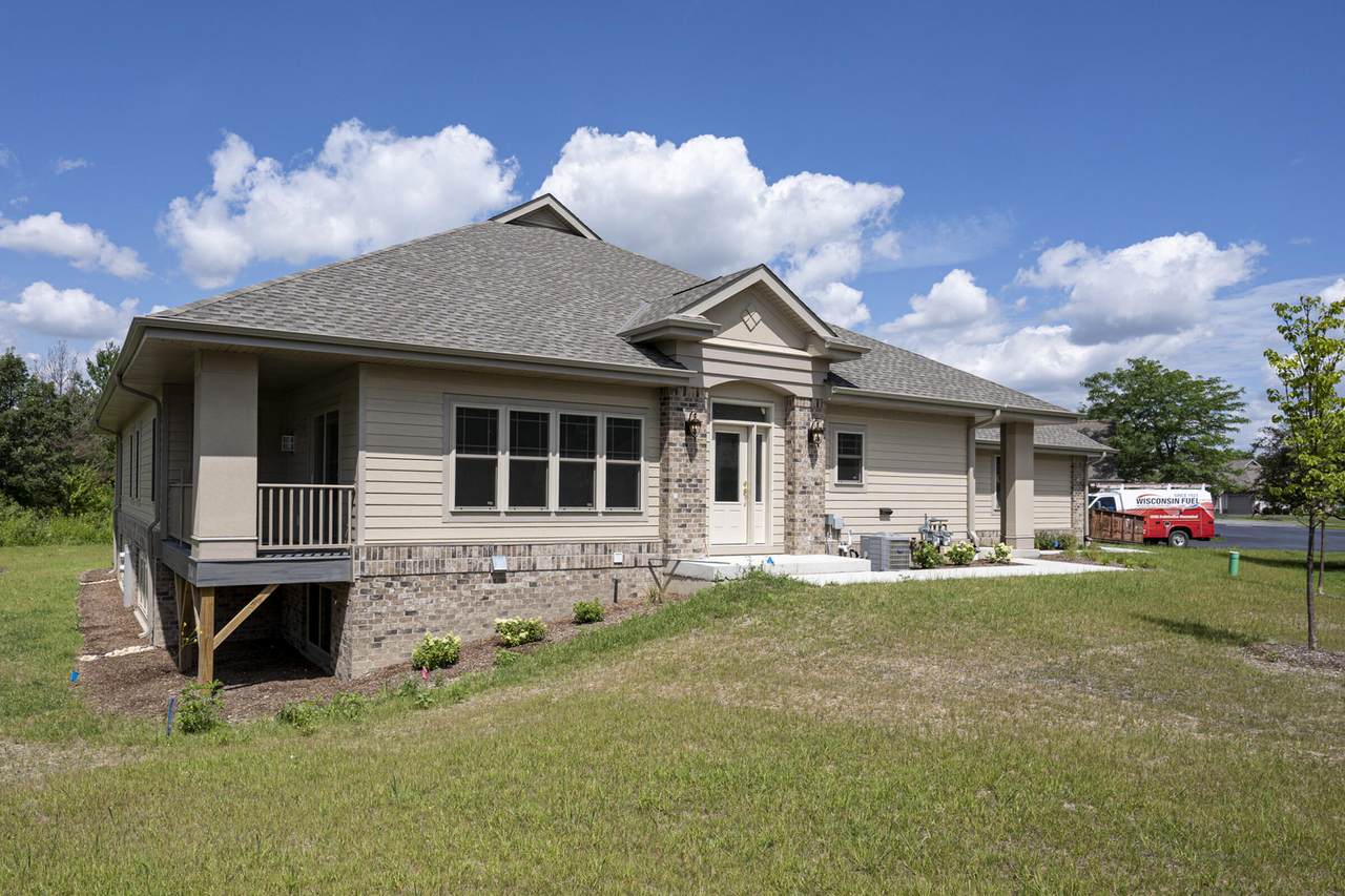 8457 Deerwood Ln - Photo 1