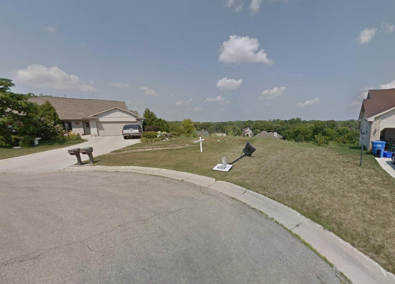 305 East Haven Dr - Photo 1