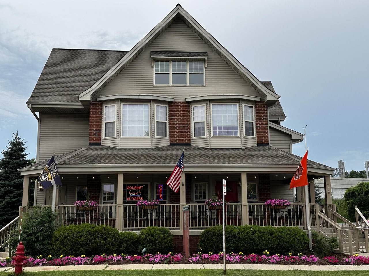 4629 Port Washington Rd - Photo 1