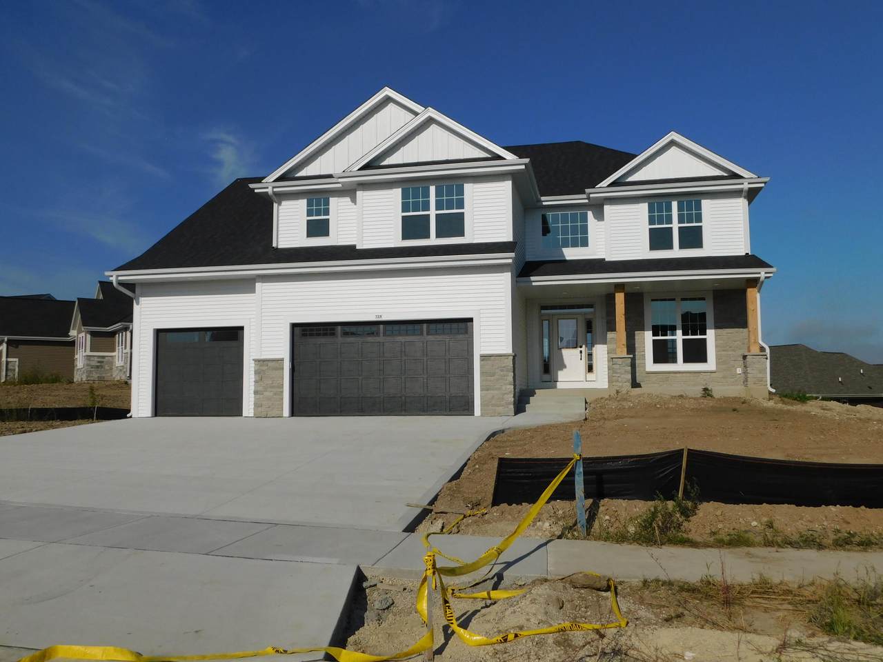 728 Hummingbird Ct - Photo 1