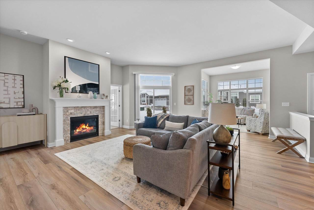 847 Verona Cir - Photo 1