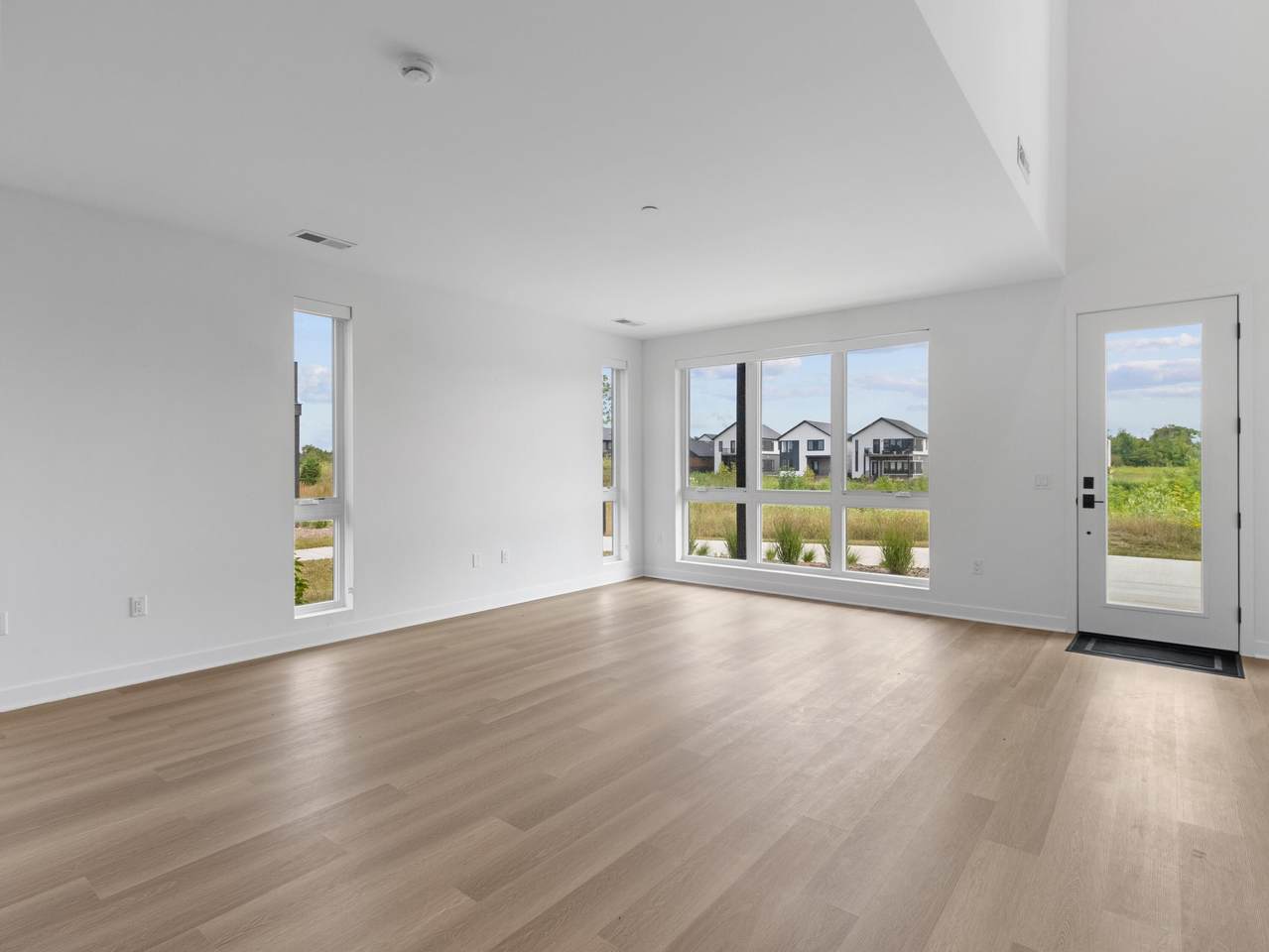 4163 Hemlock Dr - Photo 1