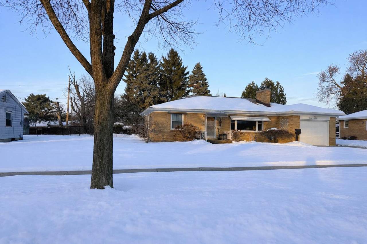 934 Illinois St - Photo 1