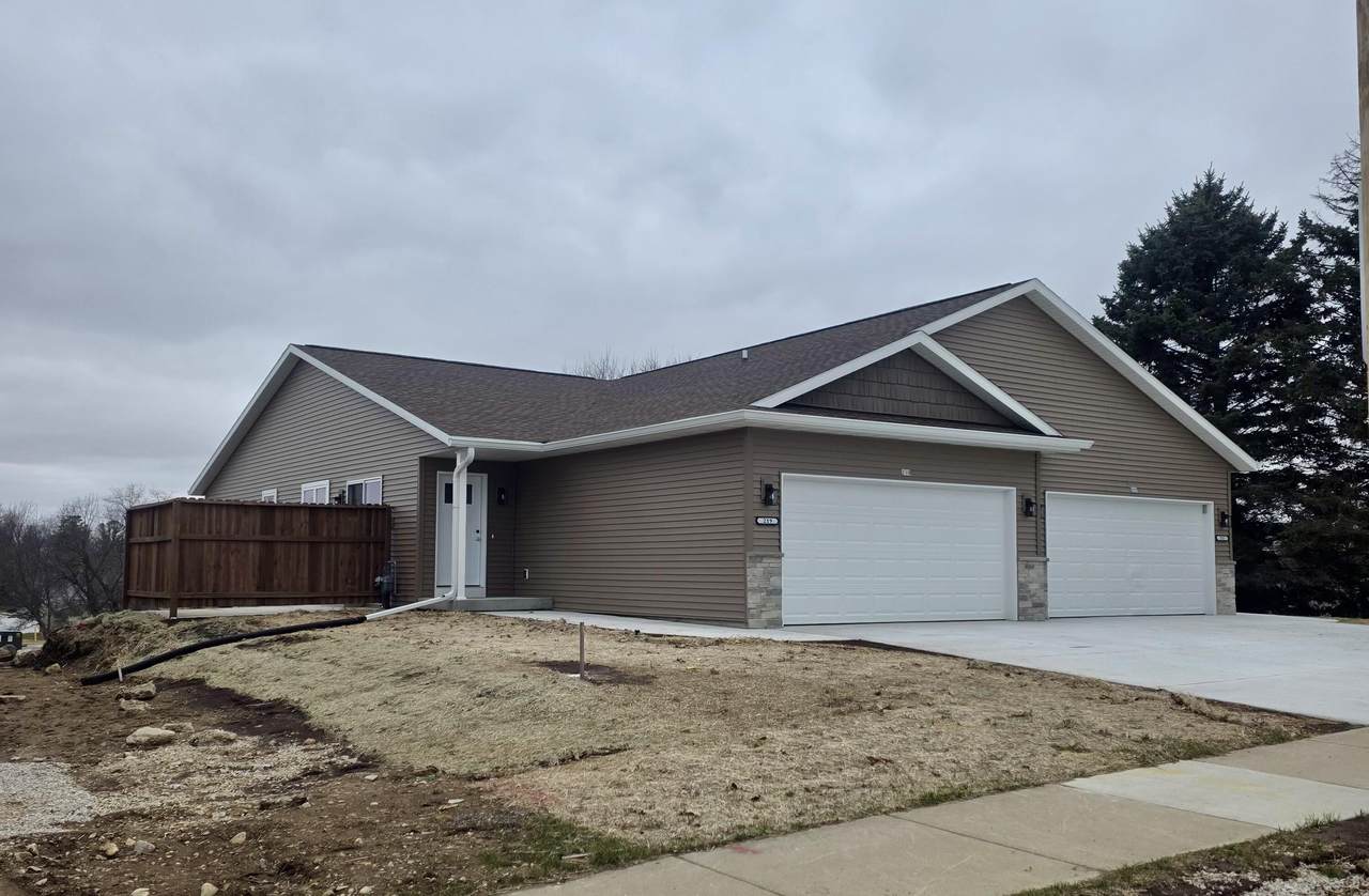 219 Sheboygan St - Photo 1