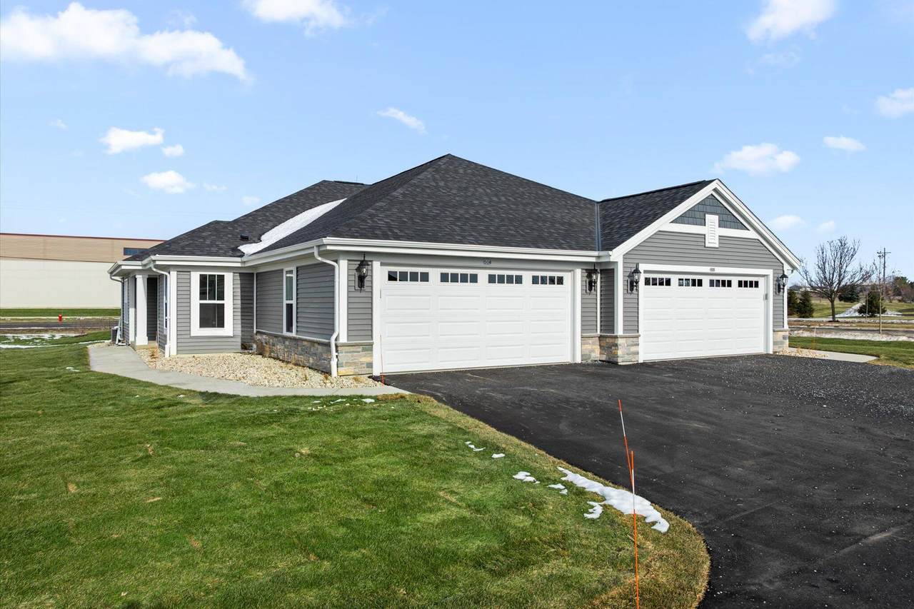 504 Hunter Oaks Blvd - Photo 1