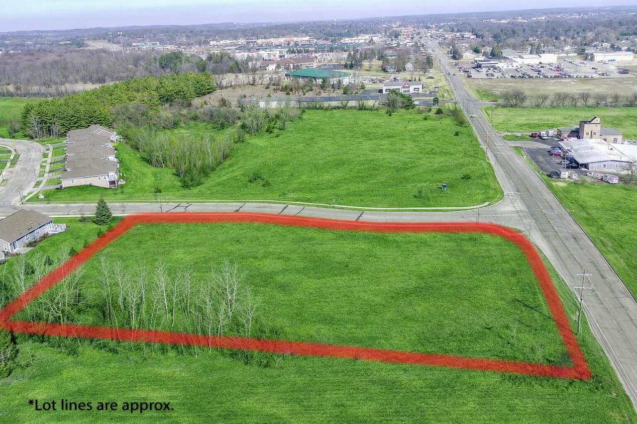 2704 Main St - Photo 1