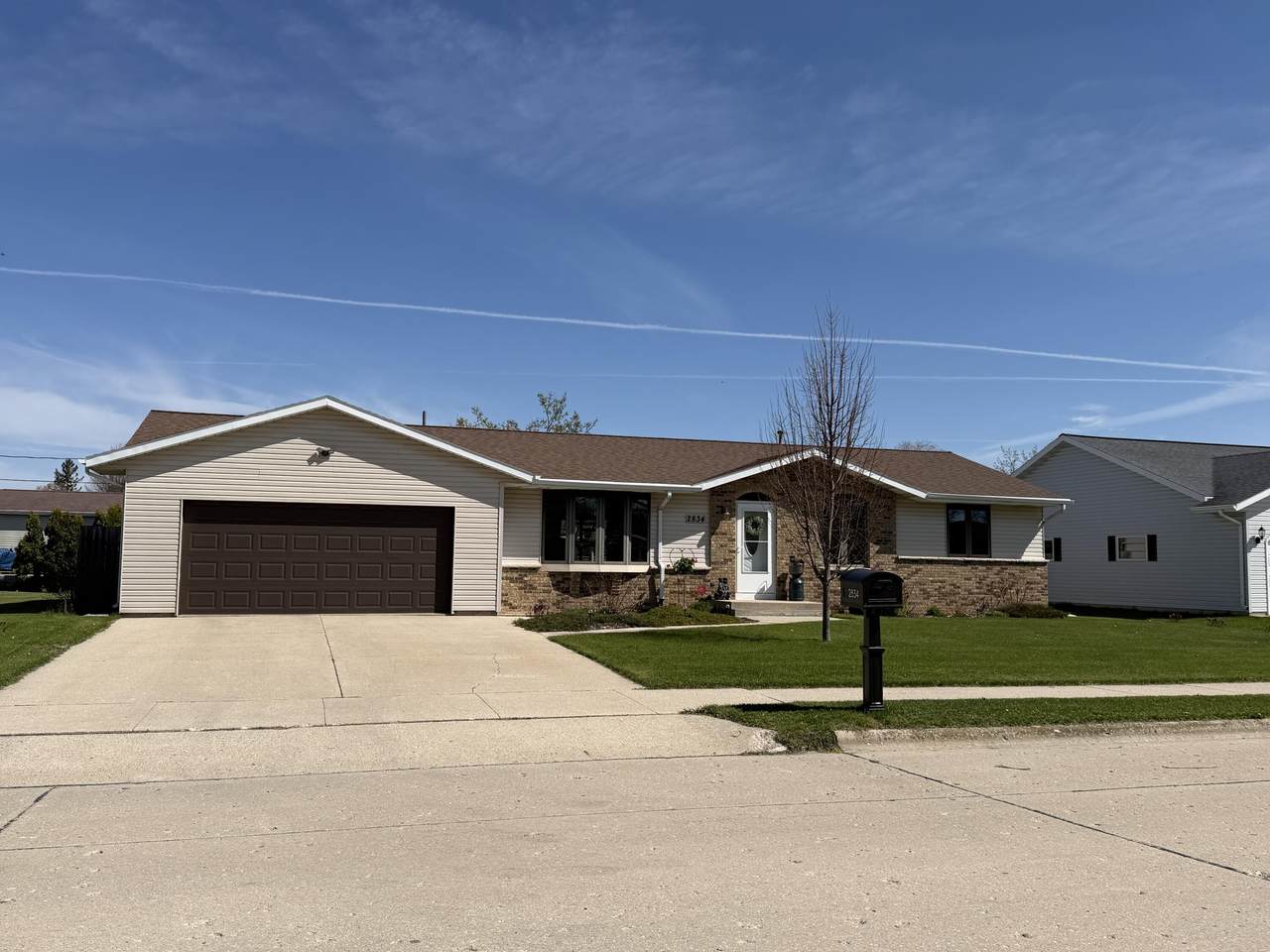 2834 43rd St - Photo 1