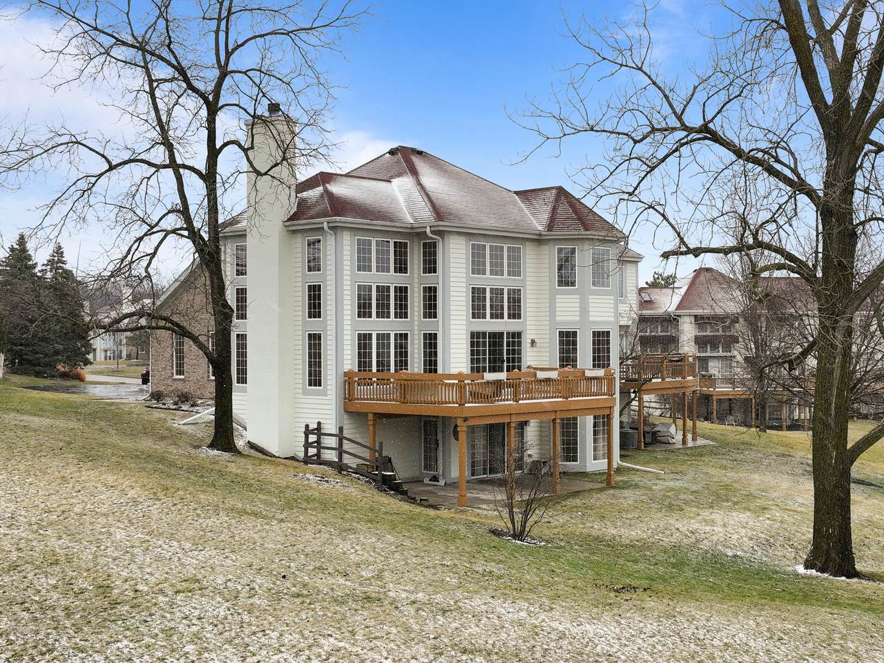 1492 Highland Dr - Photo 1