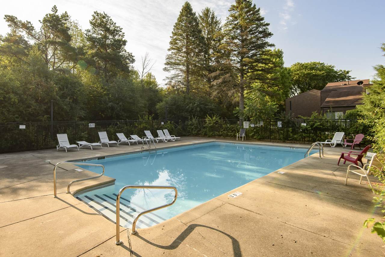 6941 Glenbrook Rd - Photo 1