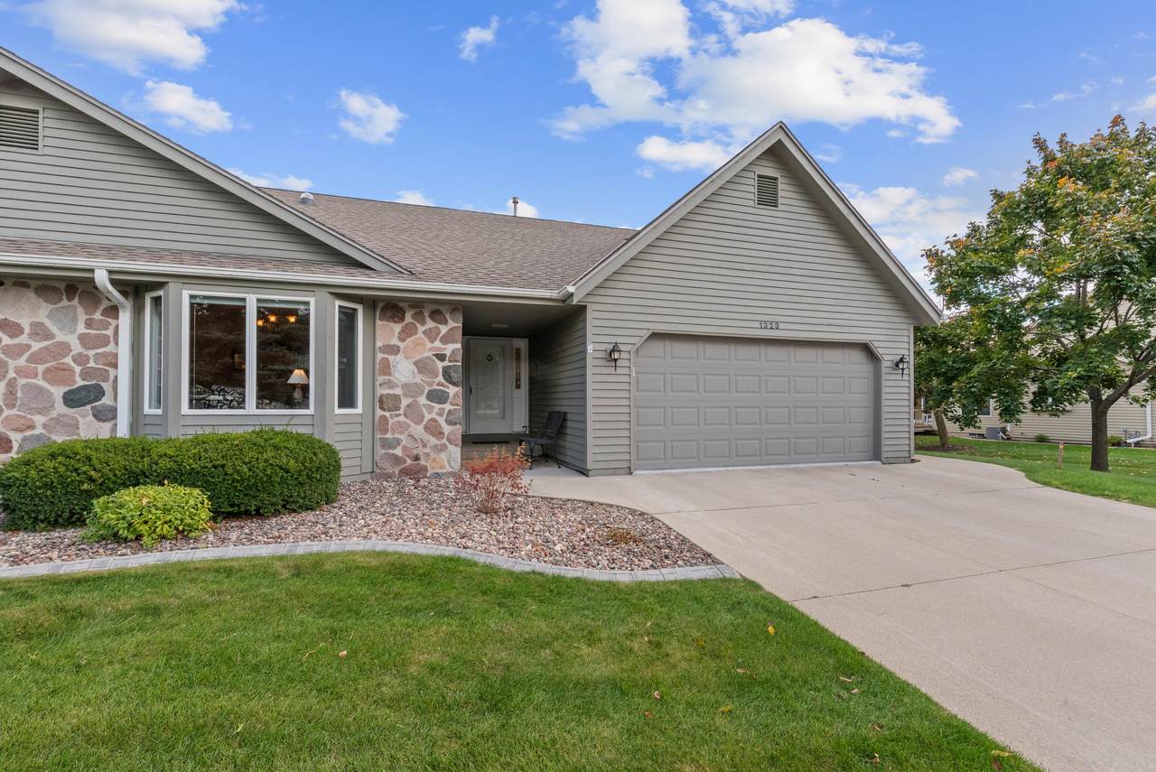 1323 Stonewood Cir - Photo 1