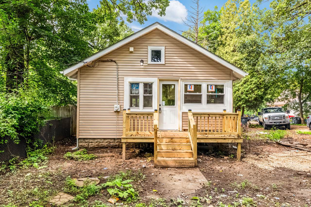 7910 305th Ave - Photo 1