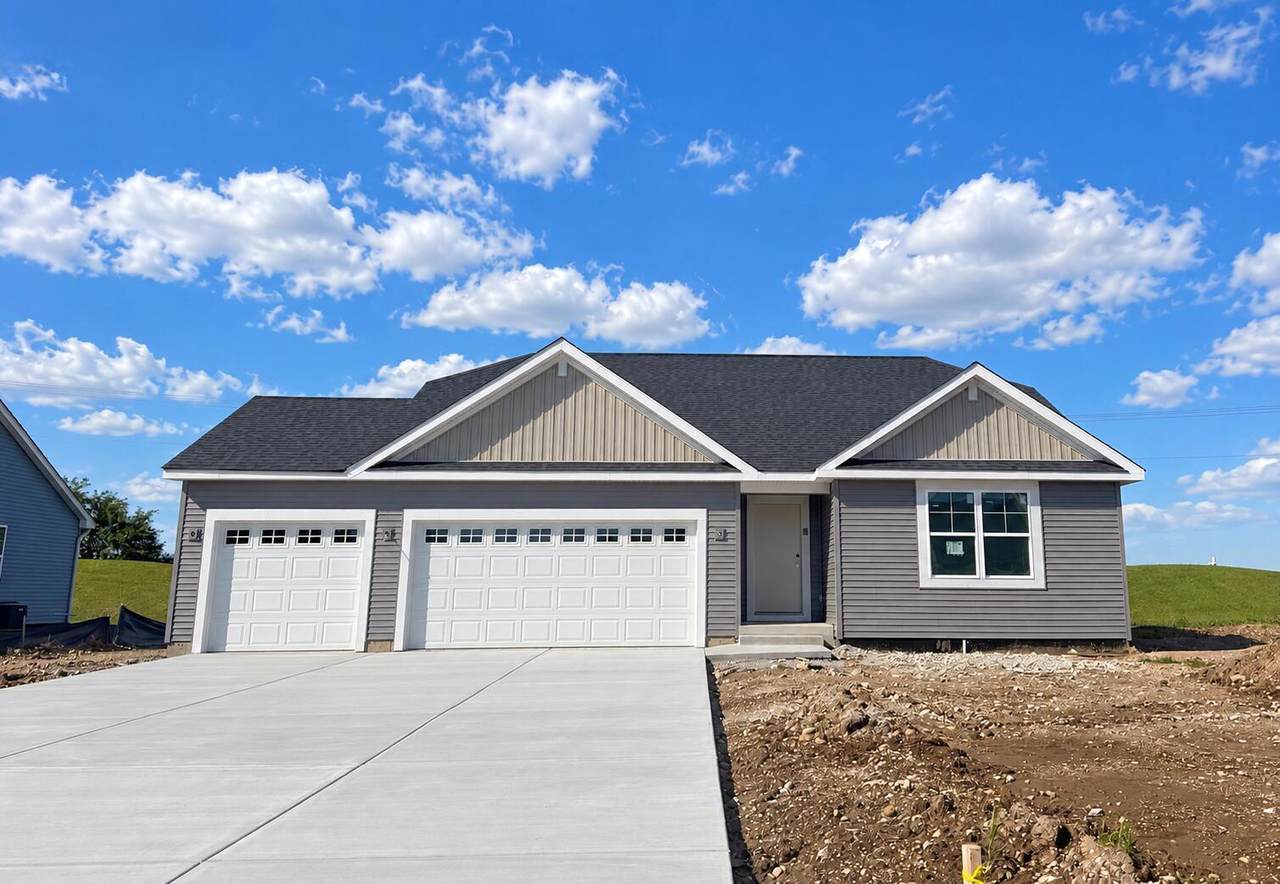 210 Linden Ln - Photo 1